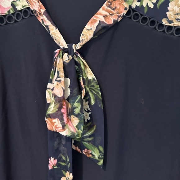 NWOT Liz Mcoy Navy Knit Top With Chiffon Floral Tie and Short Sleeves - Picture 6 of 11